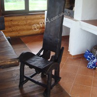 Еко дизайн дерев'яного стільця під старовину.