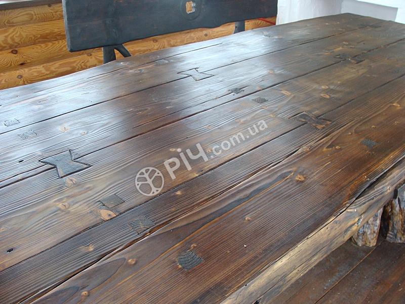 Масивний Дерев'яний стіл під старовину.